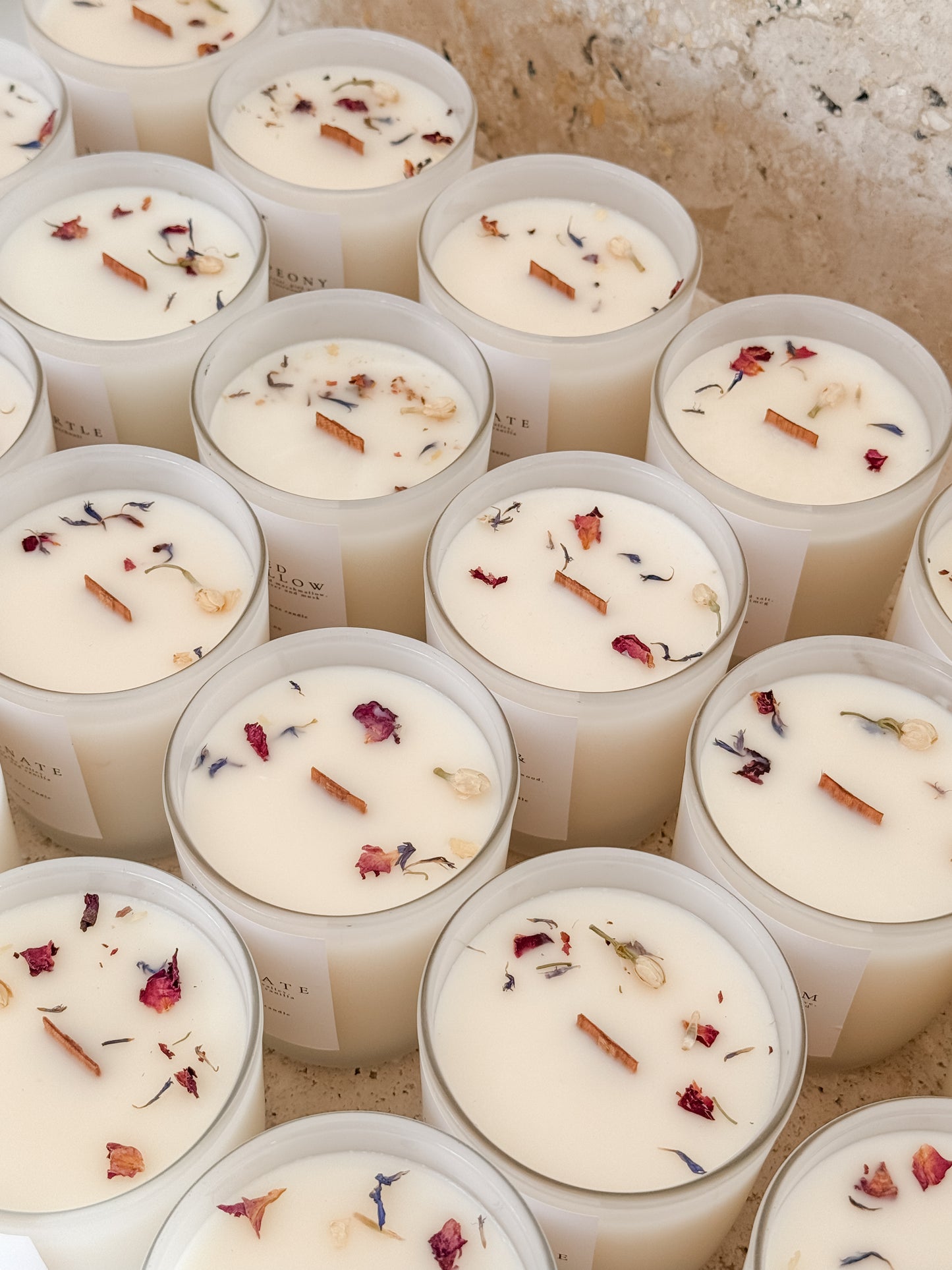 SIGNATURE CANDLE COLLECTION
